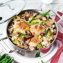 French-style braised chicken with leek and mushroom
