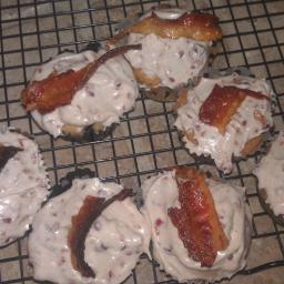 french-toast-cupcakes-with-bacon-fr.jpg