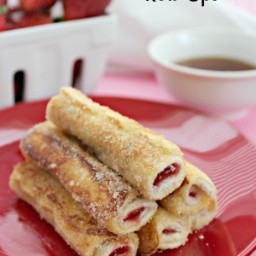 French Toast Roll Ups With Cream Cheese and Strawberries
