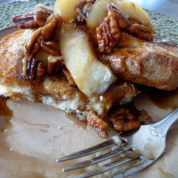french-toast-with-caramelized-pears-and-pecans-2589517.jpg
