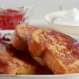 French Toast with Strawberries and Cream