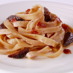 Fresh Fettuccine with Figs, Prosciutto and Goat Cheese