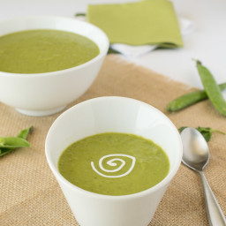 Fresh pea and mint soup