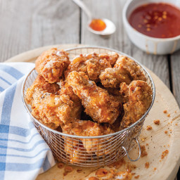 fried-chicken-wings-with-warm-spicy-honey-2223364.jpg
