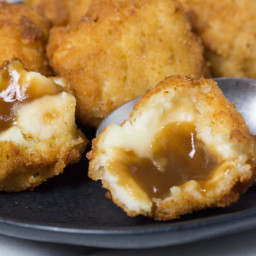 Fried mashed potatoes and gravy bombs recipe