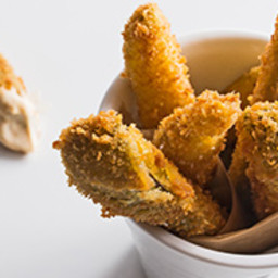 Fried Pickles with Spicy Mayo
