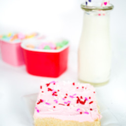 Frosted Sugar Cookie Bars {With Fluffy Buttercream Frosting}