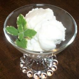 frozen-greek-yogurt-1641183.jpg