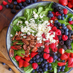 fruit-and-nut-spinach-salad-1739770.jpg