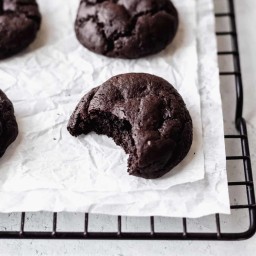 {Fudgy) Dark Chocolate Cookies Recipe