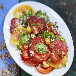 Garden tomato salad