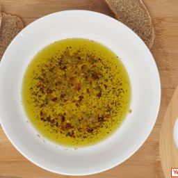 Garlic and Olive Oil Bread Dip