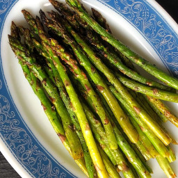 Garlic and Olive Oil Grilled Asparagus