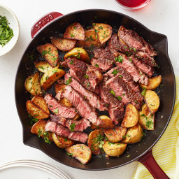 garlic-butter-steak-and-potatoes-2223679.jpg