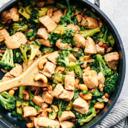 Garlic Chicken and Broccoli Cashew Stir Fry