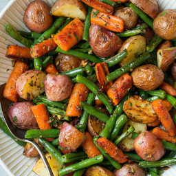 Garlic Herb Roasted Potatoes Carrots and Green Beans