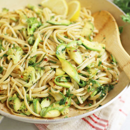 Garlic linguine with courgette and broccoli