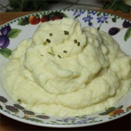 garlic-mashed-cauliflower-9b683e.jpg