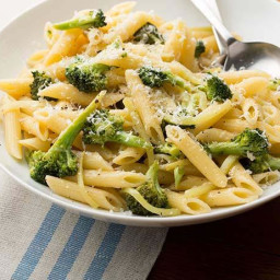 Garlic Oil Sauteed Pasta with Broccoli
