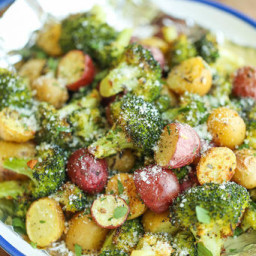 garlic-parmesan-broccoli-and-potatoes-in-foil-1702188.jpg