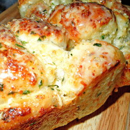 garlic-parmesan-cheese-pull-apart-bread-using-rhodes-frozen-yeast-rolls-69209817632c0e8a3e8bef65.jpg