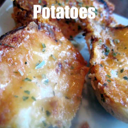 Garlic Parmesan Crusted Potatoes & Video