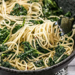 garlic-parmesan-kale-pasta-2400354.jpg