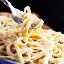 Garlic Parmesan Mozzarella Alfredo (Skinny!)