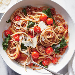 garlicky-kale-sausage-and-tomato-pasta-2255776.jpg