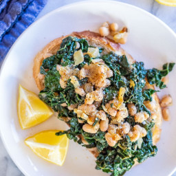 Garlicky Kale with White Beans and Lemon