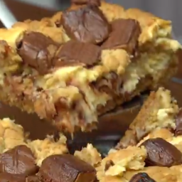 Get The Recipe: 3 Musketeers Cheesecake Bars