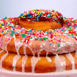 giant-donut-cake-2215506.jpg