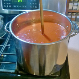 Giant Pot of Spaghetti Sauce