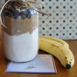 {Gifts in a Jar} Chocolate Chip Banana Nut Bread