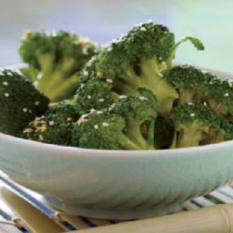 Ginger-Sesame Steamed Broccoli
