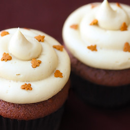 Gingerbread Cupcakes with Molasses Cream Cheese Frosting