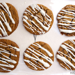 Gingersnap Cookies with White Chocolate Drizzle