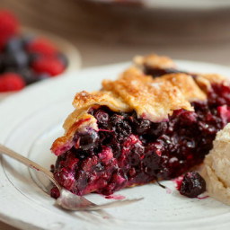 Gingery Mixed Berry Pie