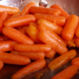Glazed Baby Carrots With Thyme