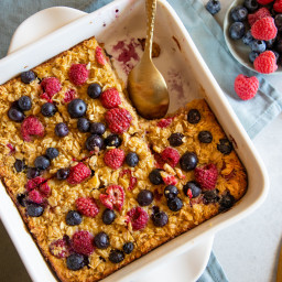 Gluten-Free Baked Oatmeal with Mixed Berries