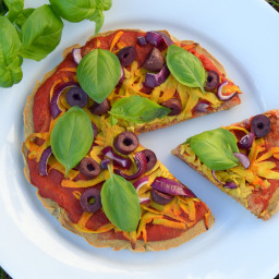 gluten-free-quinoa-crust-pizza-recipe-2092998.jpg