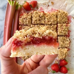 Gluten-Free Strawberry Rhubarb Crumble Bars