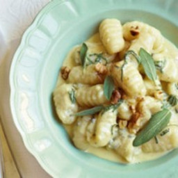Gnocchi with blue cheese, sage and walnut sauce