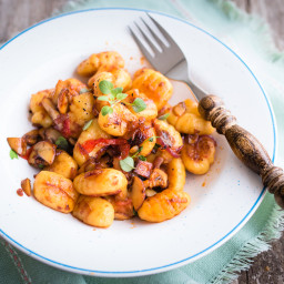 Gnocchi with Quick Meat Sauce 