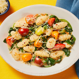 Gnocchi with Spinach & Tomatoes Dinner’s Just 20 Minutes Away!