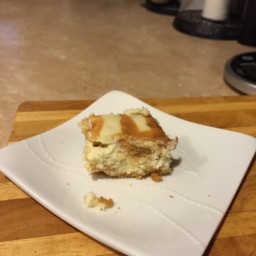 Golden Caramel Cheesecake Bars
