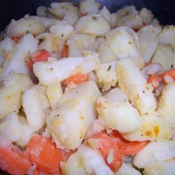Golden Potatoes with Carrots