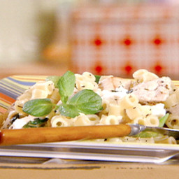 greek-pasta-salad-with-feta-and-chicken-1853627.jpg