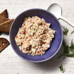 Greek tuna salad with roasted peppers & dill