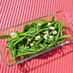Green beans marinated in garlic and parsley